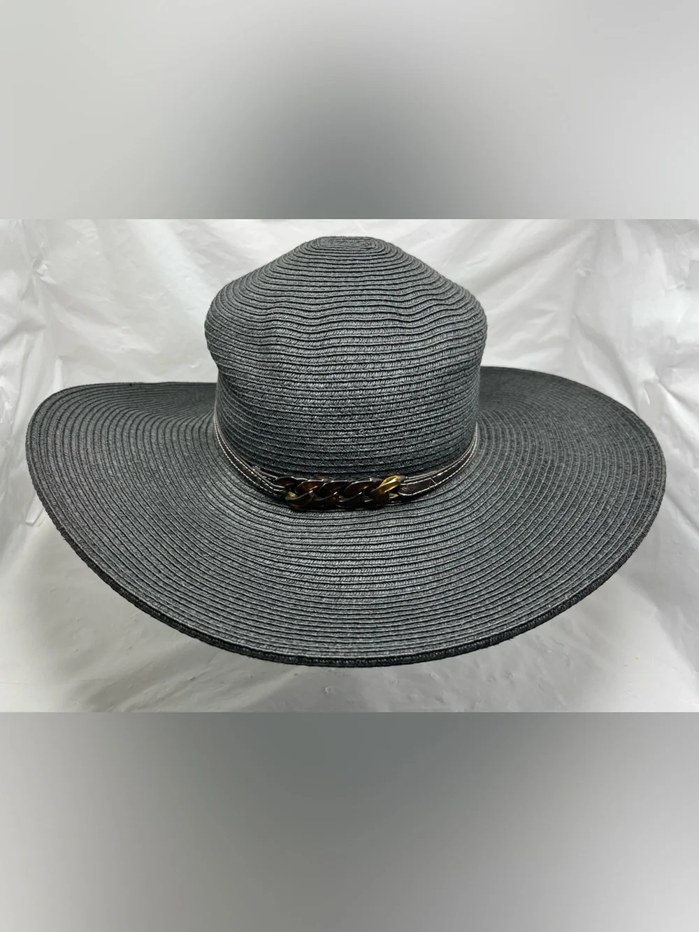 Wide-Brim Black Women’s Sun Hat with Chain-Link Band